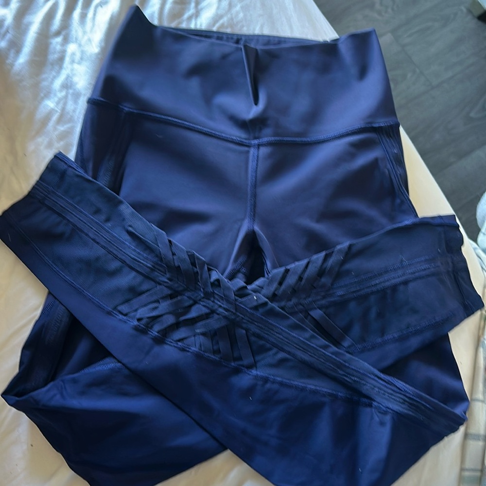 Lululemon leggings size 6